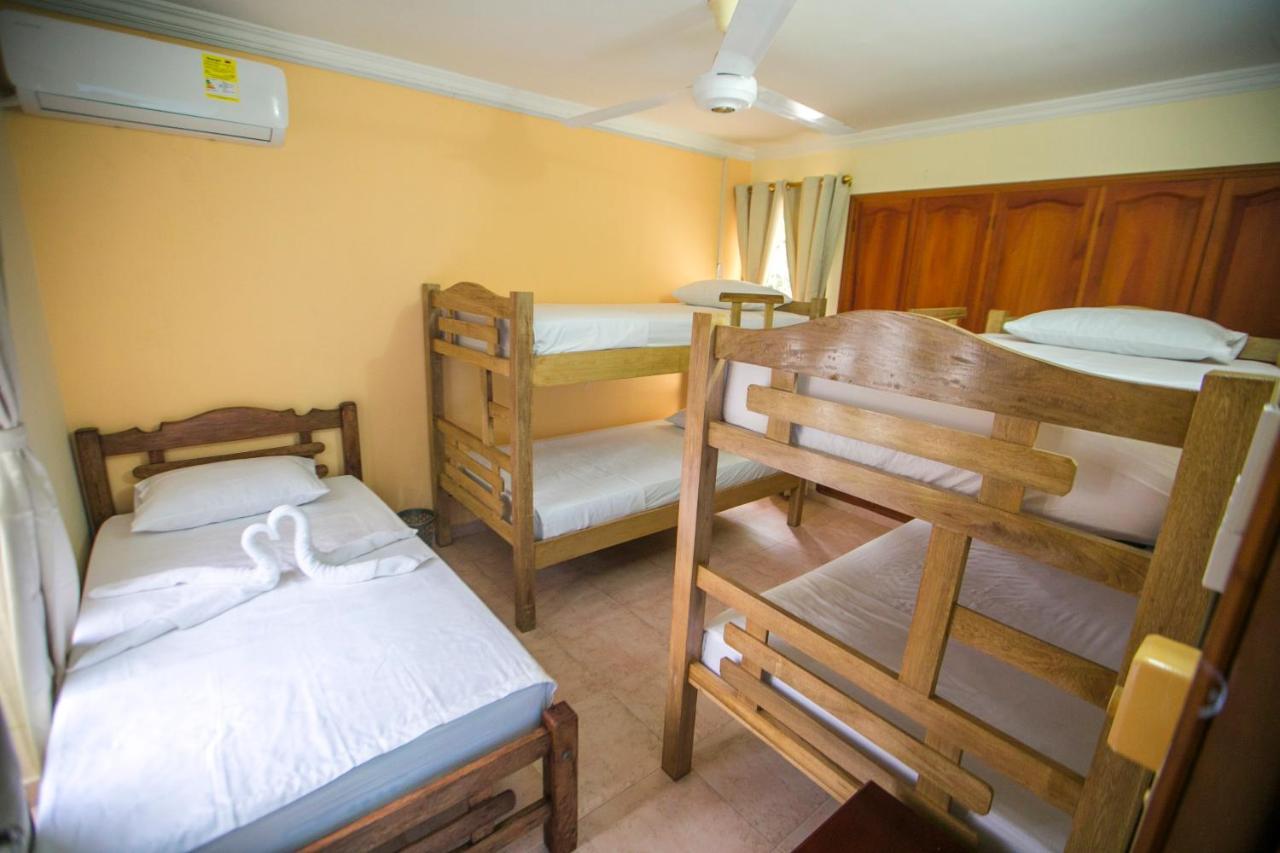 Hostal Cartagonova - Habitaciones Privadas Y Amplias Cerca A Zonas Turisticas Cartagena Екстер'єр фото