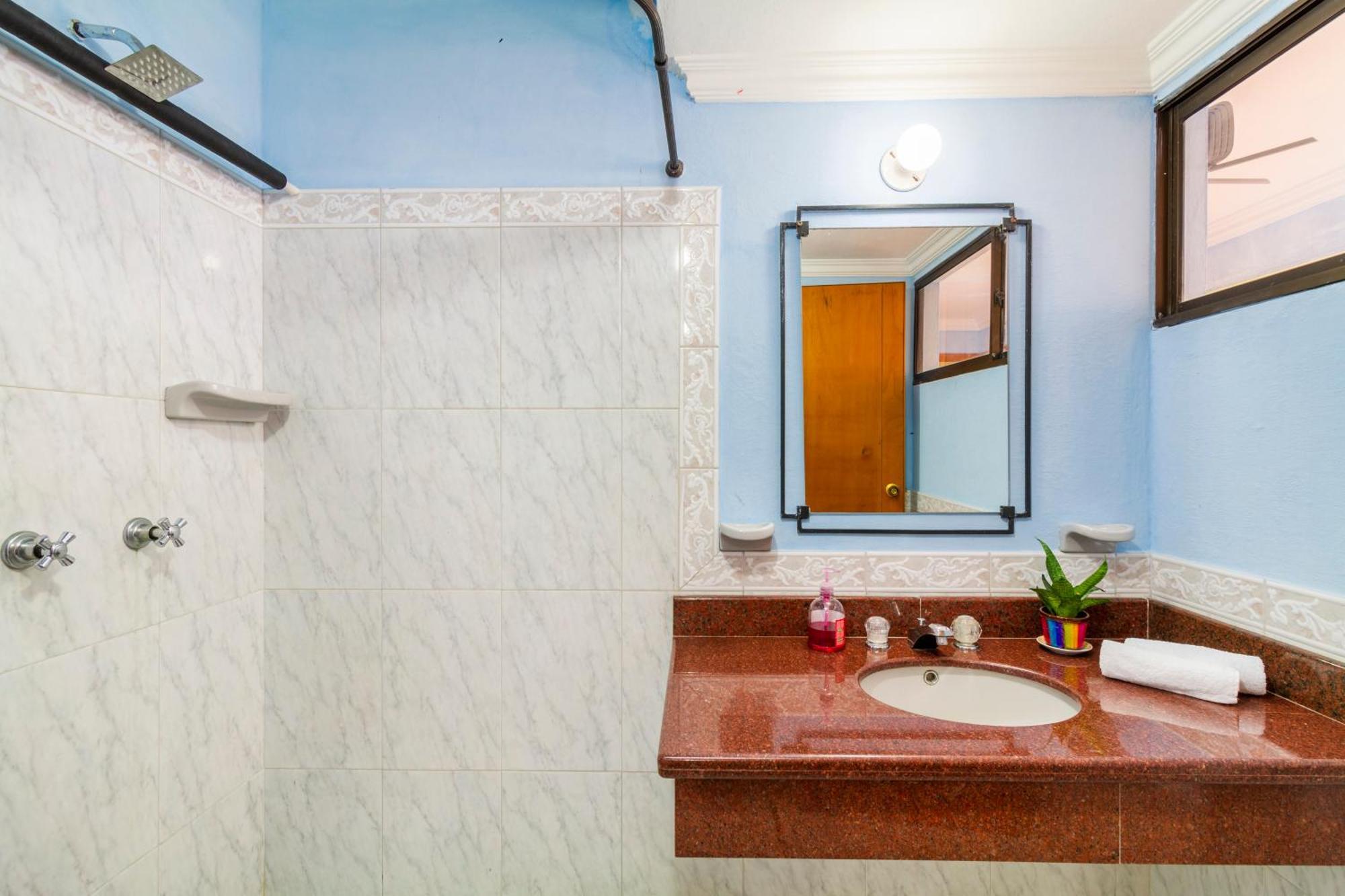 Hostal Cartagonova - Habitaciones Privadas Y Amplias Cerca A Zonas Turisticas Cartagena Екстер'єр фото