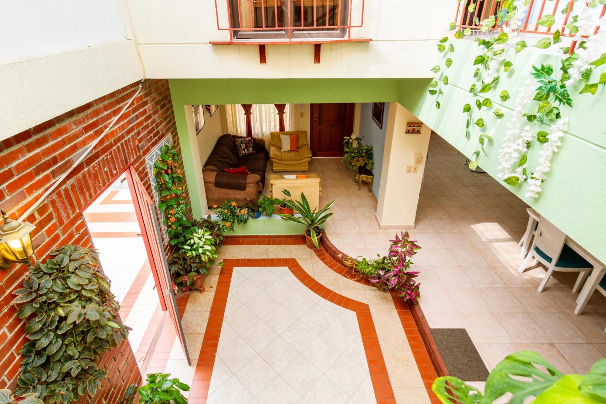 Hostal Cartagonova - Habitaciones Privadas Y Amplias Cerca A Zonas Turisticas Cartagena Екстер'єр фото